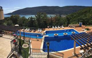 Апартаменты Sea view and pools apartments Херцег-Нови-7